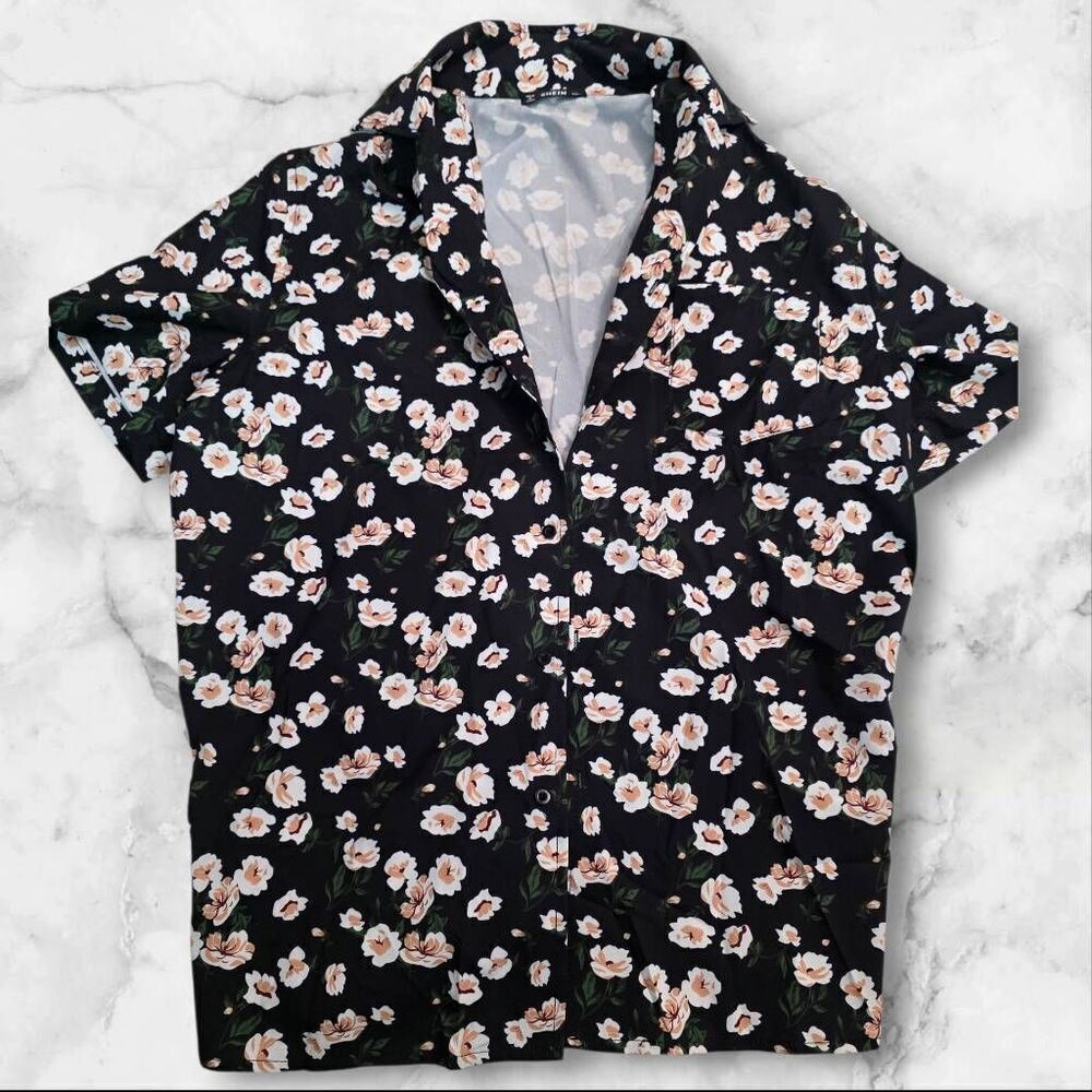Shein Mens Button Up Floral Shirt Size Medium